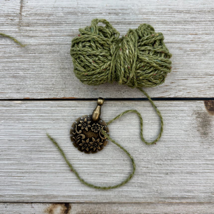 Thread Cutting Pendant