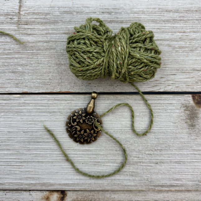 Thread Cutting Pendant