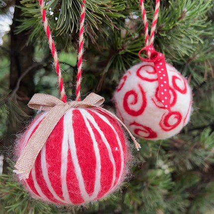 Needle Felted Christmas Decor - A Twist of Yarn