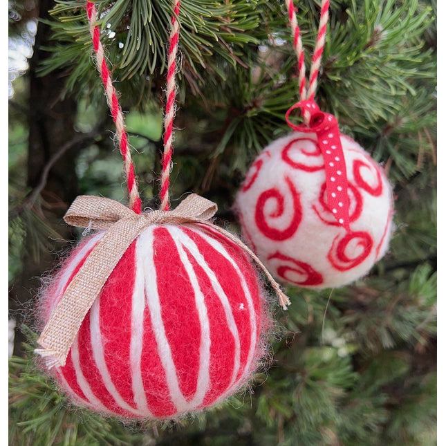 Needle Felted Christmas Decor - A Twist of Yarn