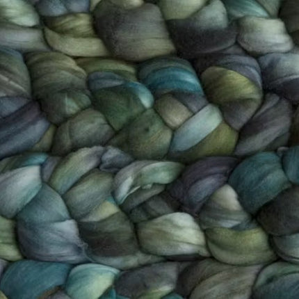 Nube - A Twist of Yarn