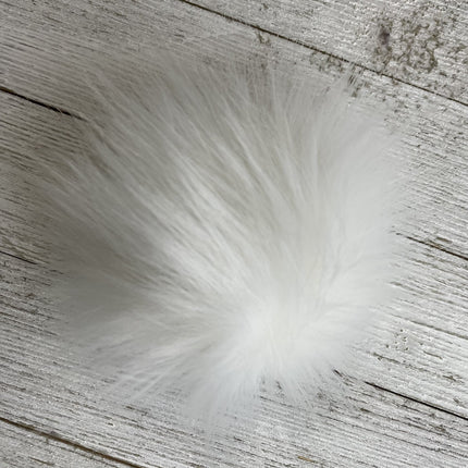 Pompoms - Faux Fur 4" - A Twist of Yarn