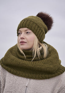 Salle + Highoak Snood and Hat Pattern - A Twist of Yarn