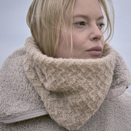 Shoal and Metton - A Twist of Yarn